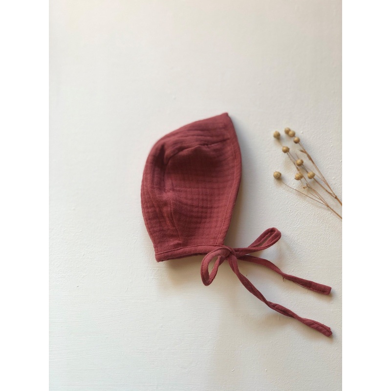 Cotton Gauze Round Bonnet for Minikane x Gordis 34cm Dolls | Burgundy